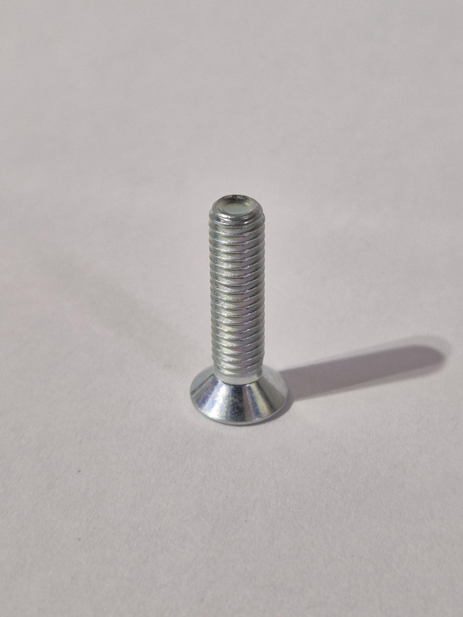 Болт крепления масляного насоса G21A O+