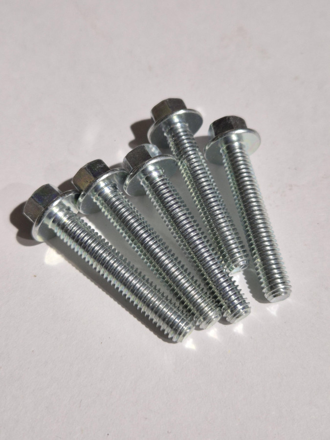 Болт крепления маслоприемника к масляному насосу G21A O+