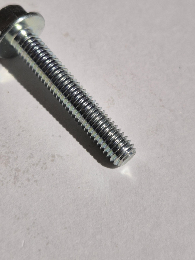 Болт крепления маслоприемника к масляному насосу G21A O+