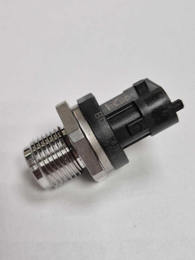 Датчик давления в топливной рампе ISBе185,210,ISF3.8 3974092/0281002937/5297641/5267640 C+