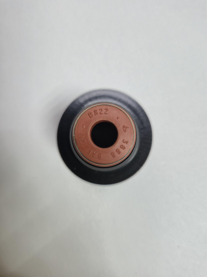 Колпачок маслоотражательный EQB140.210 3901097 C+