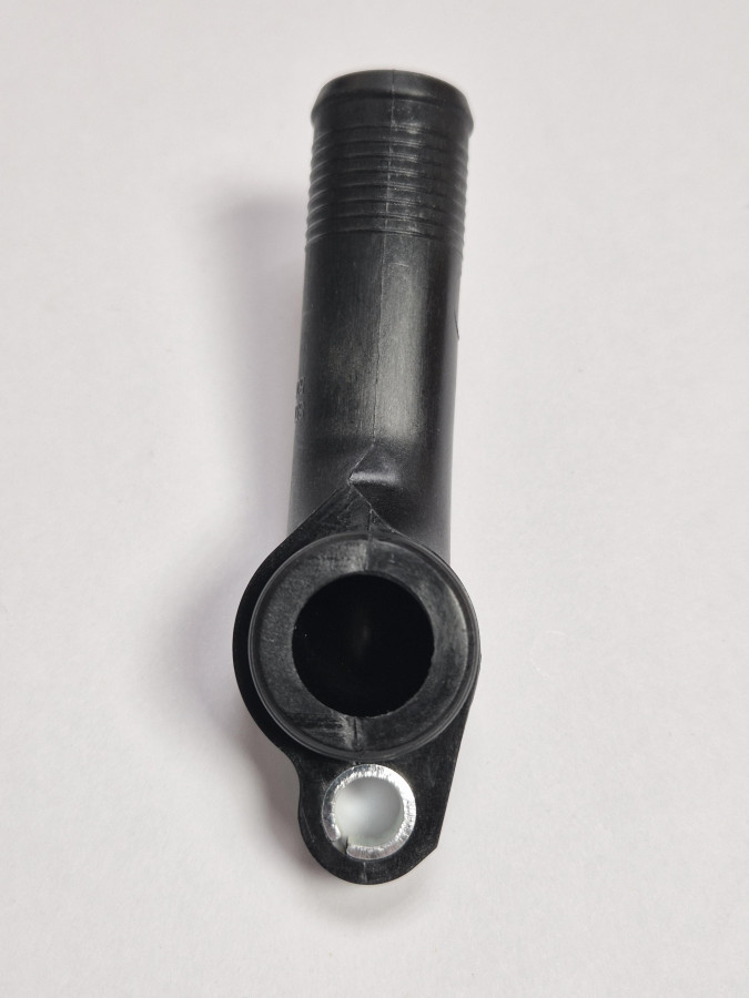 Патрубок водяной от блока к ЕГР ISF2.8 O+