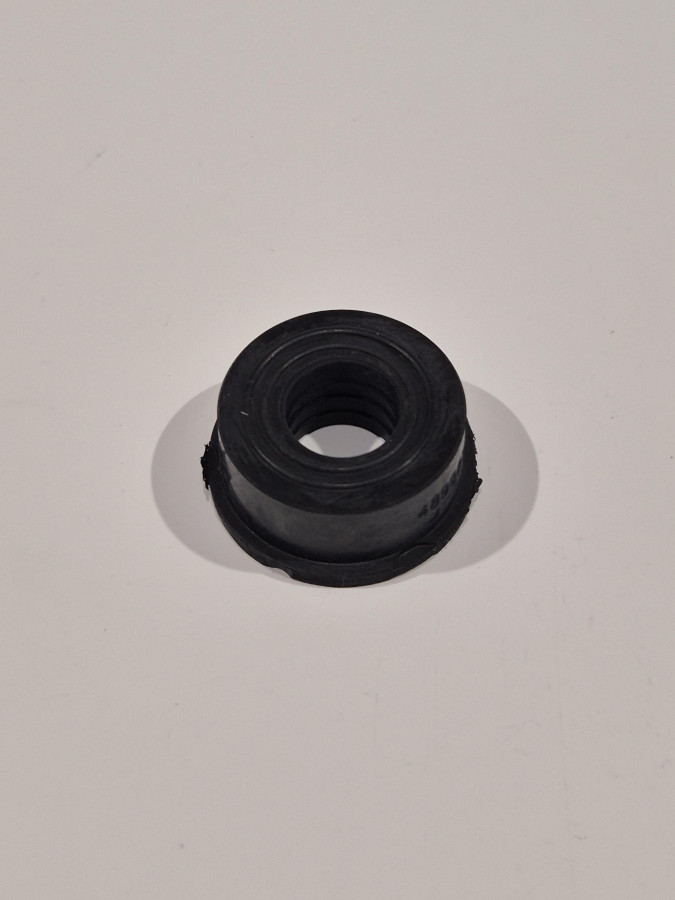 Изолятор крепления крышки клапанов ISBE 5271613 C+