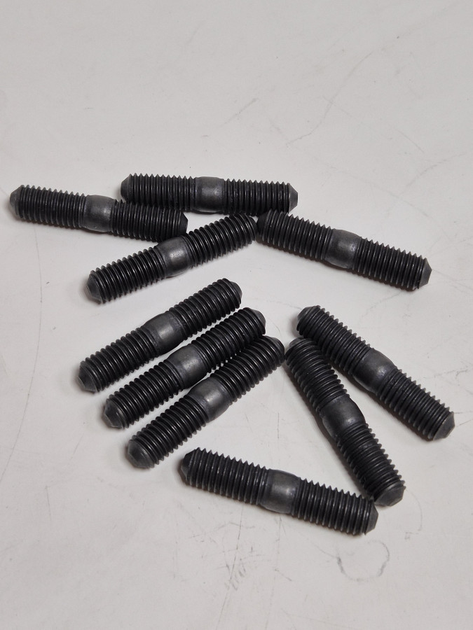 Шпилька турбокомпрессора ISF2.8 O+